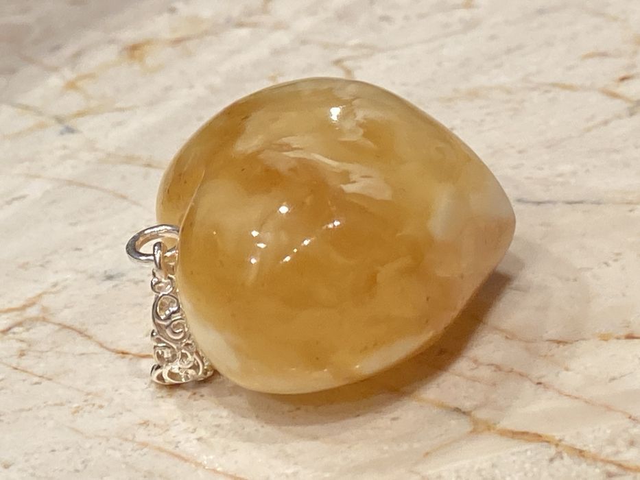 Bursztyn bałtycki wisior , serce