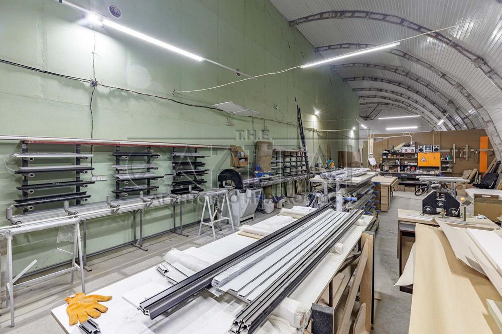 Продаж виробничо-складського комплексу Вишгород 1300м2