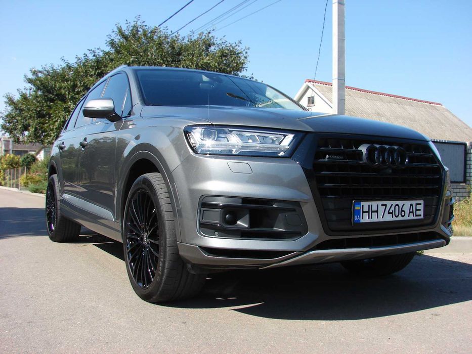 Audi Q7 3.0 турбо 2017 год (7 МЕСТ) на коже с панорамой
