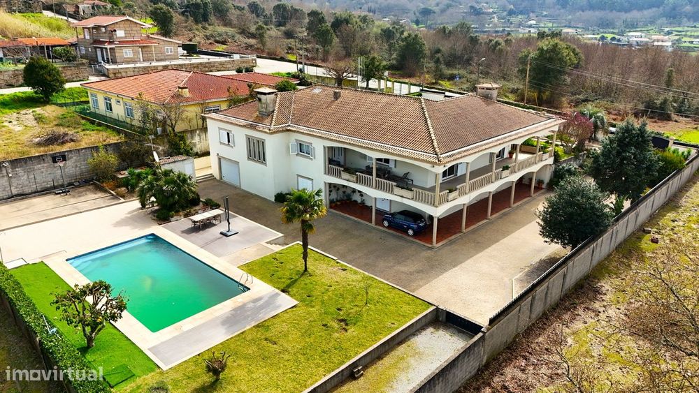 Moradia T4 em Vila Boa do Visto com Piscina