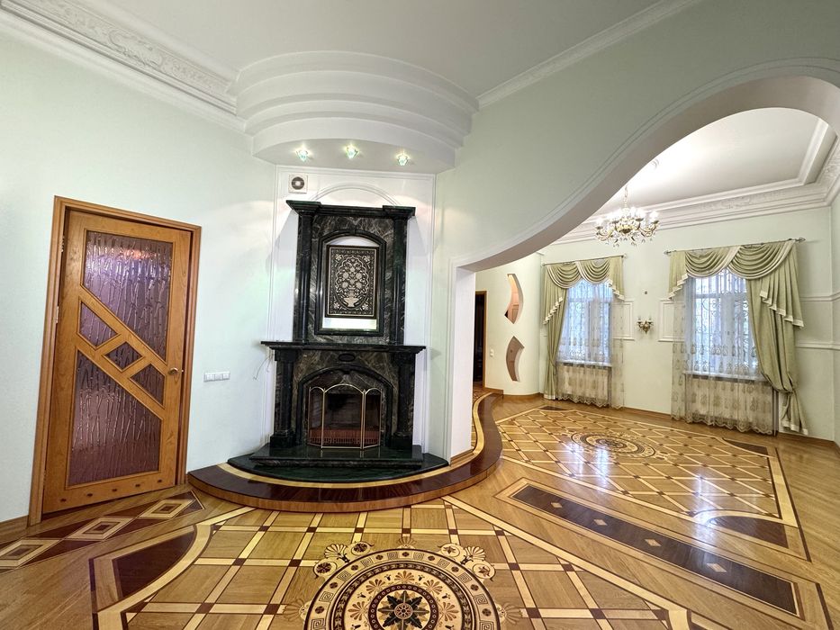 Продажа фасадного помещения под офис в центре города