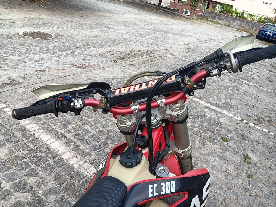 Mota de enduro gas gas EC300 2t 2021 excelente estado