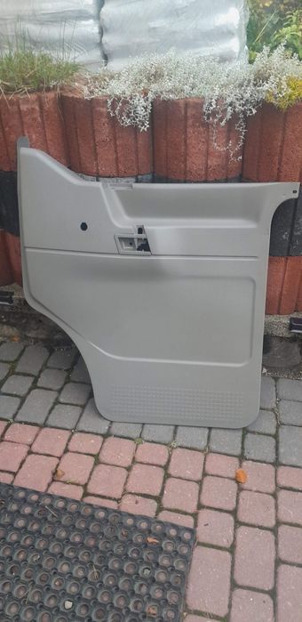 Tapicerka ,boczek ,blenda klapy tył  VW t4