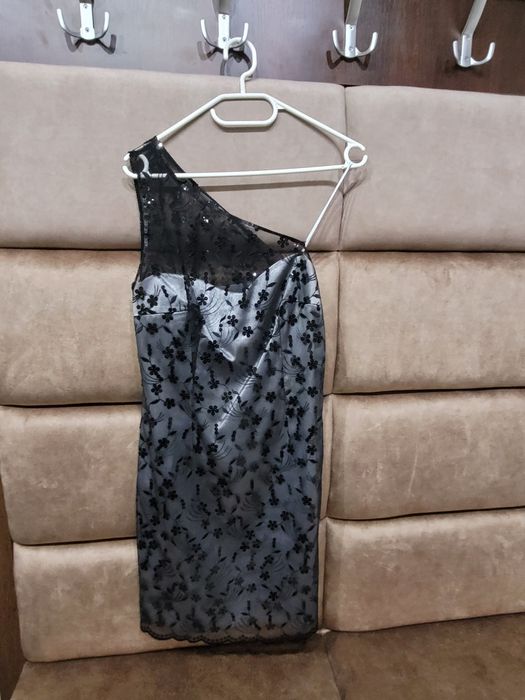 Sukienka koronkowa z cekinami czarno srebrna, roz. XS