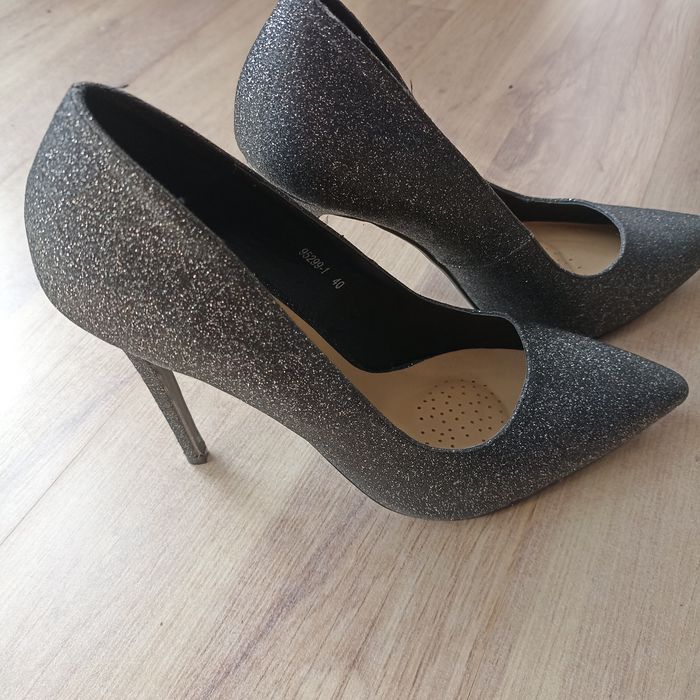 Buty szpilki brokat szare 40