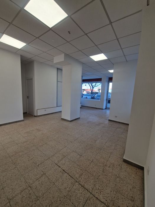 Alugo para loja/ escritório  2 pisos (lisboa)