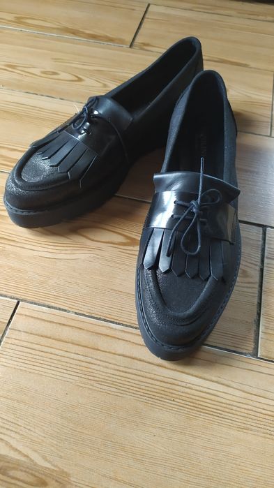 Лоферы, туфли новые 41 р-р
На узкую или среднюю ногу

Отдам при встреч