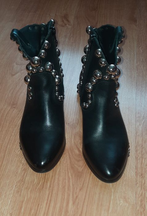 Buty, Botki skóra, ćwieki,  czarne, 38, Vero Cuoio