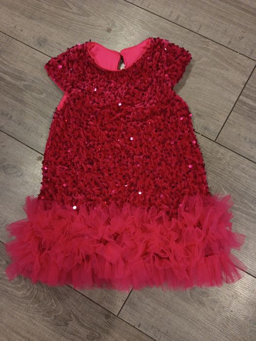 Святкова сукня на дівчинку одягнута один раз на фотосесію