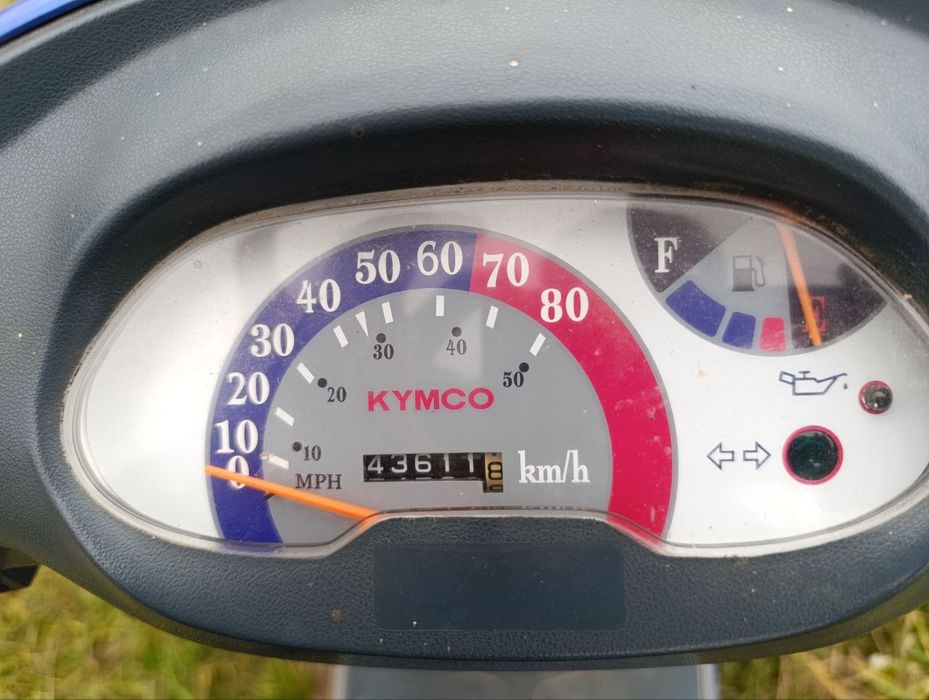 Синій скутер Kymco ZX 50