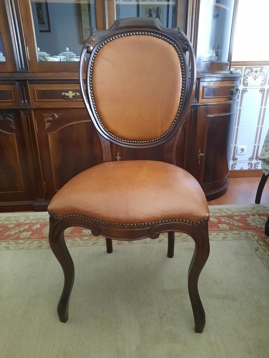 Cadeiras castanhas pele Negociavel