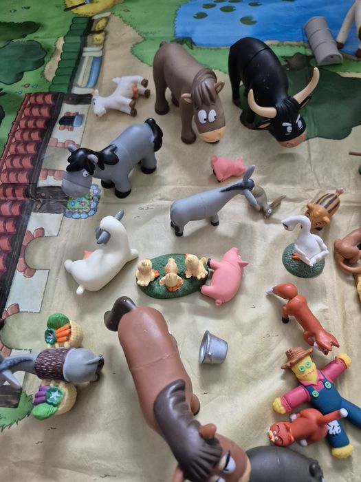 Wesoła Farma Deagostini książki + figurki + mata