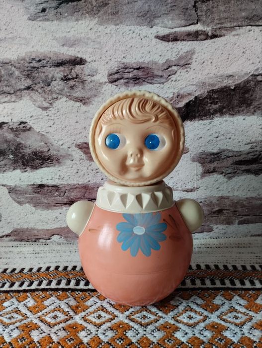Музична неваляшка лялька 
