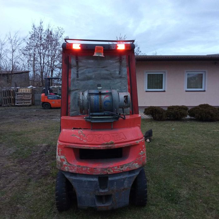 Wózek widłowy Toyota 42-7FGF20 TRIPLEX - super stan