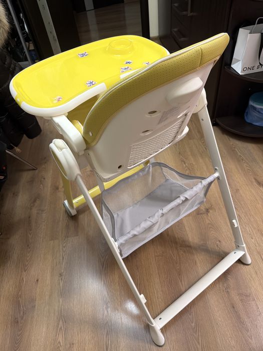 Стільчик для годування дитини