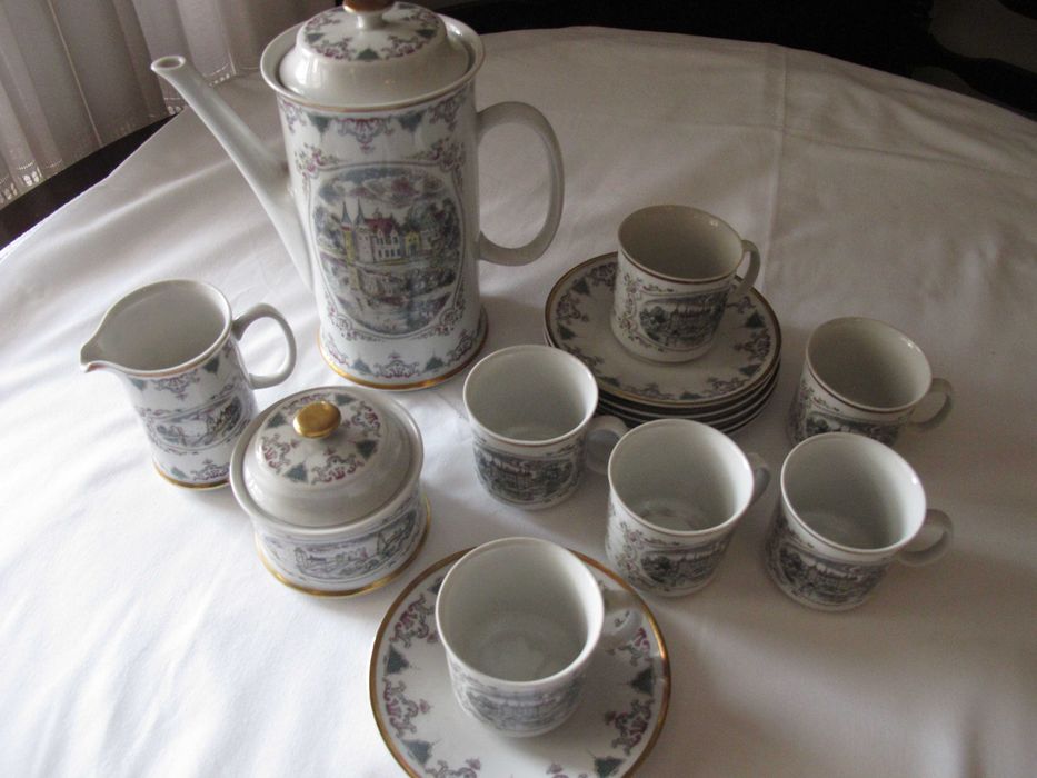 Serviço café Josefina
Loucky, Czechoslovakia 067 – Antigo / Vintage