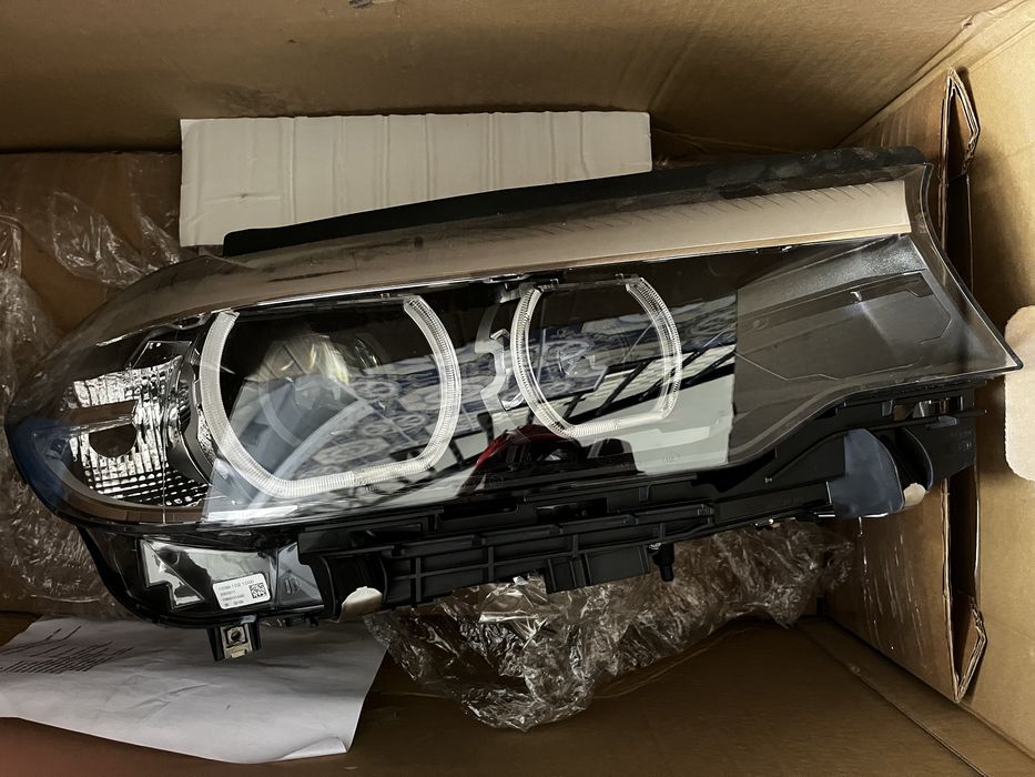 Farol dianteiro diteito BMW 520 D de 2018