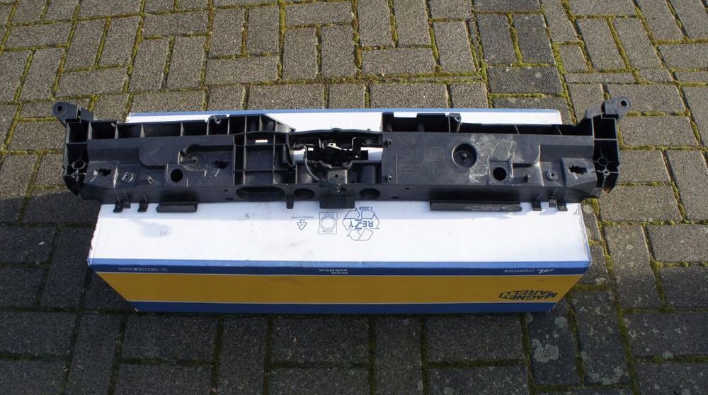 PAS PRZEDNI ZAMEK RENAULT CLIO IV