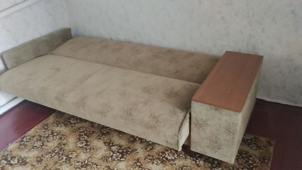 Продам диван в гарному стані
