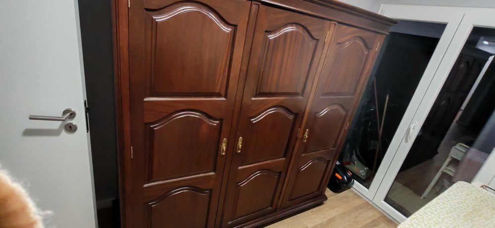 Roupeiro Madeira 3 portas