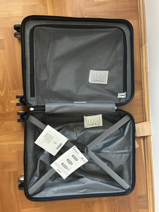 Walizka Cabin Czarna American Tourister Nowa