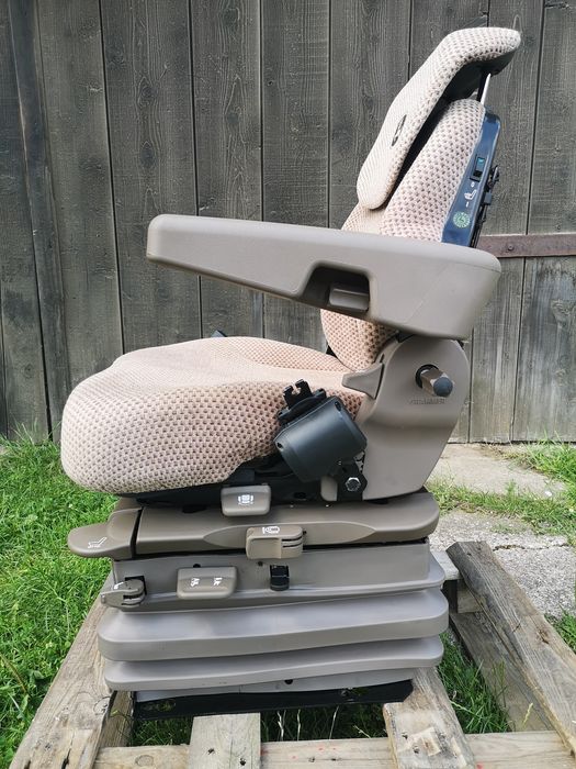 Siedzenie fotel pneumatyczny GRAMMER MSG97AL/741 John Deere M R SE Pre