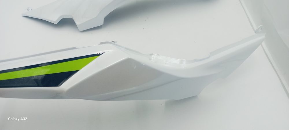 kawasaki z650 ogon owiewka tyl biala perla P L