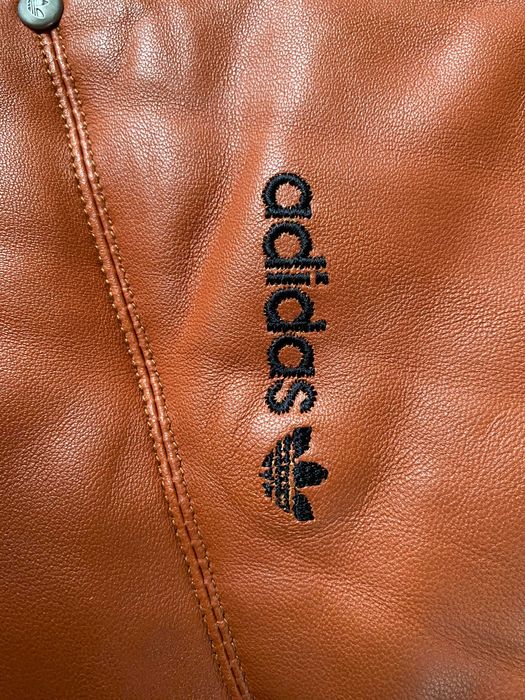 Bezrękawnik adidas brązowy