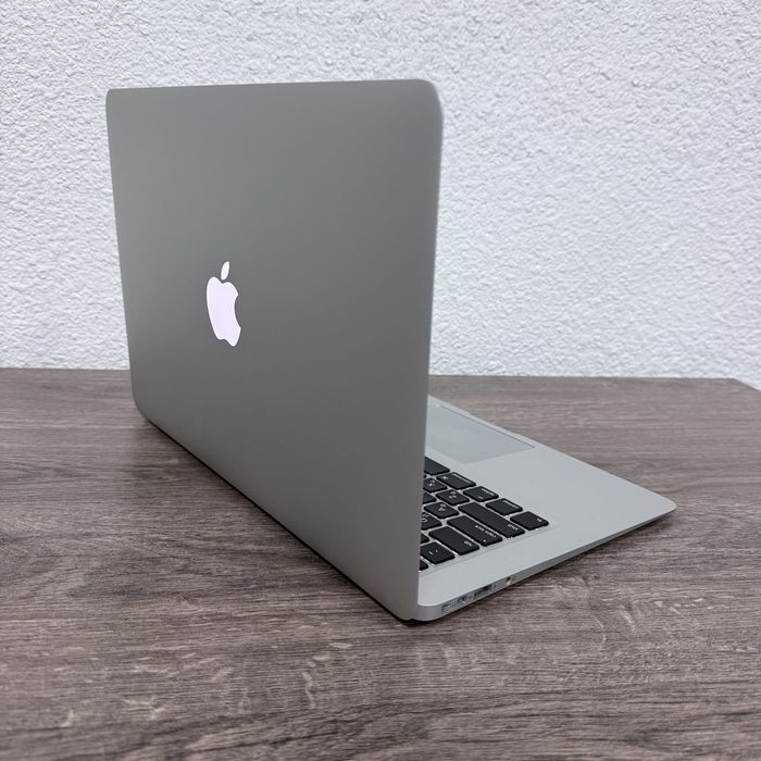 MacBook Air Intel Core i5, 8GB
