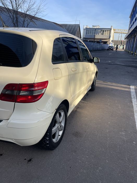 Мерседес В180  Дизель,автомат