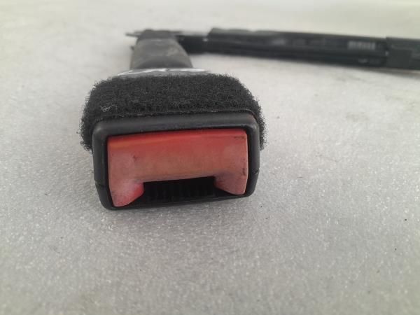 Encaixe de cinto frente direito BMW 3 Coupé (E92)