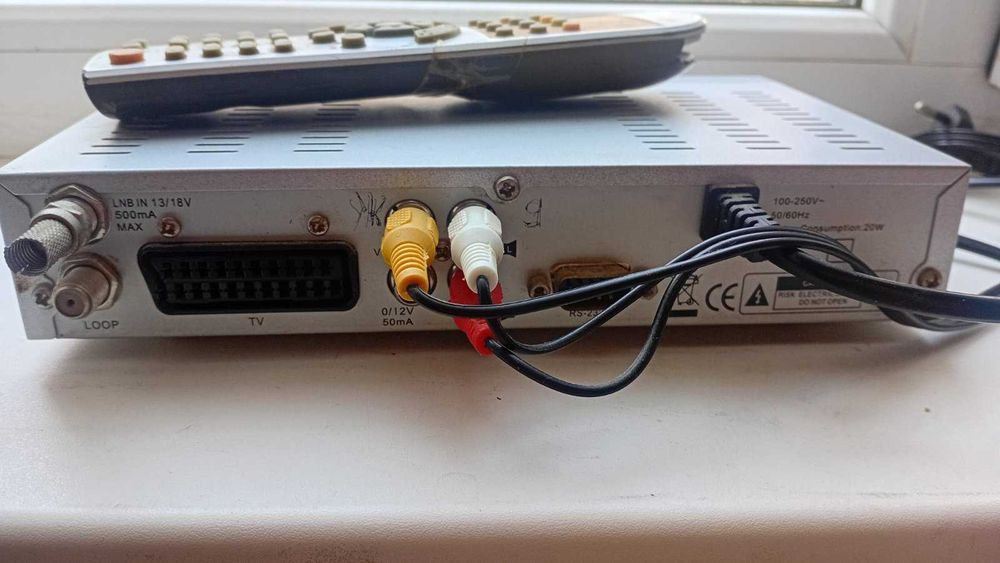 Супутникова антенна