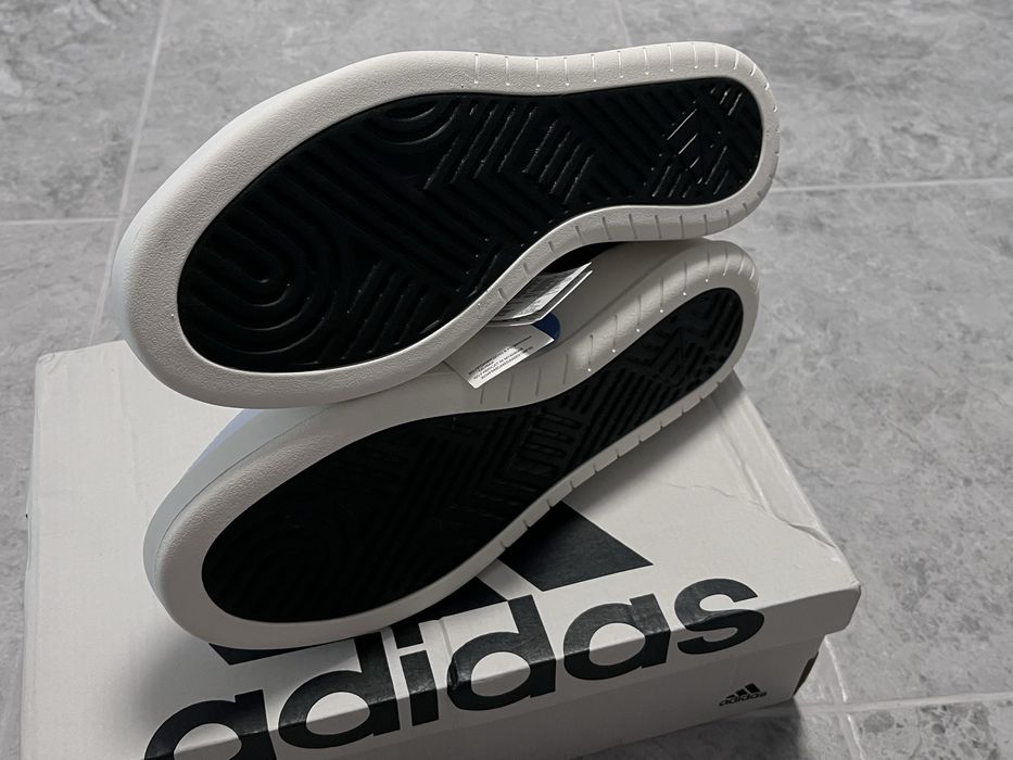 Оригінал кросівки adidas /28,5cм