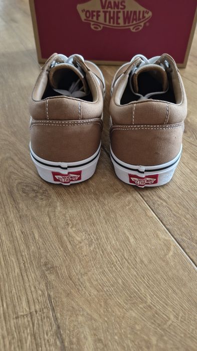 Nowe sneakersy Vans Ward r. 40