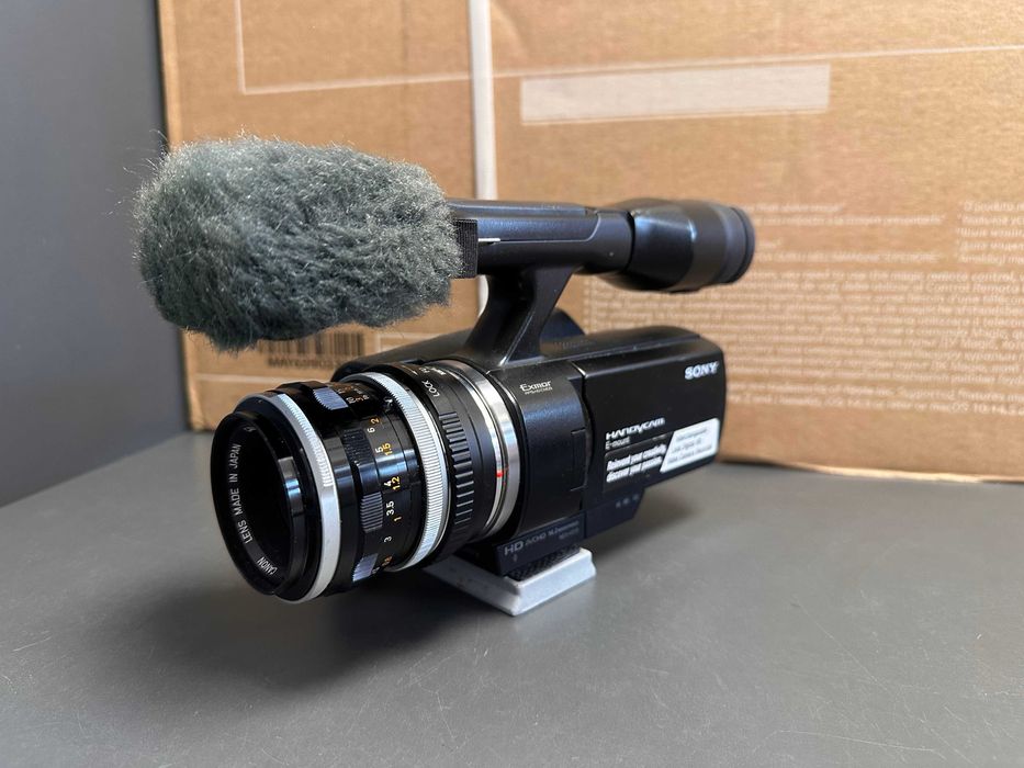 Kamera SONY NEX-VG10 + obiektyw CANON F1 50mm 1:1.8 + adapter