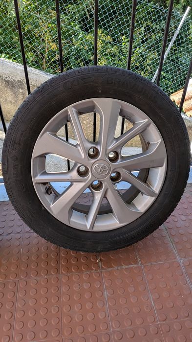 Jantes Originais Toyota Auris 16" + Pneus Barum 205/55 R16