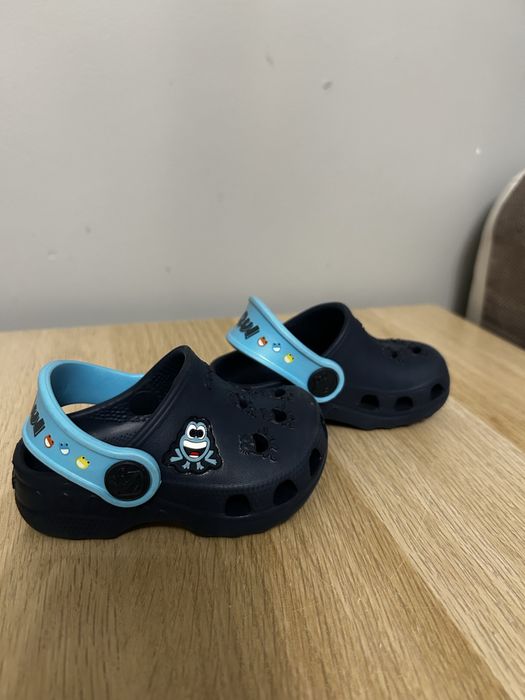 Crocsy basenowe dla dzieci