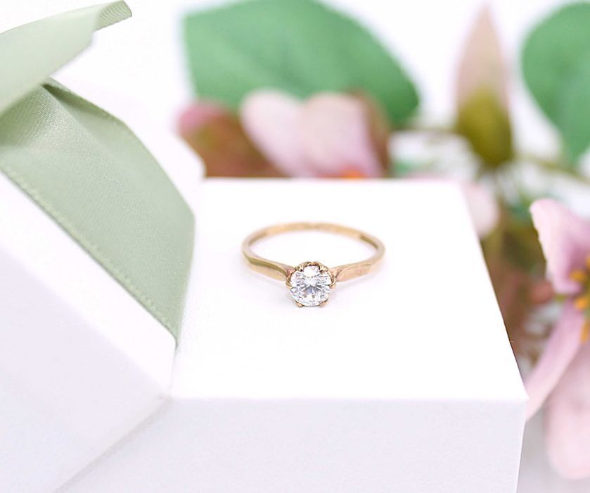 Złoty pierścionek p.333/1,03g z cyrkonią