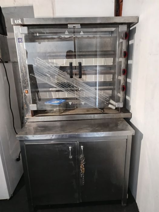 Grelhador de frangos profissional