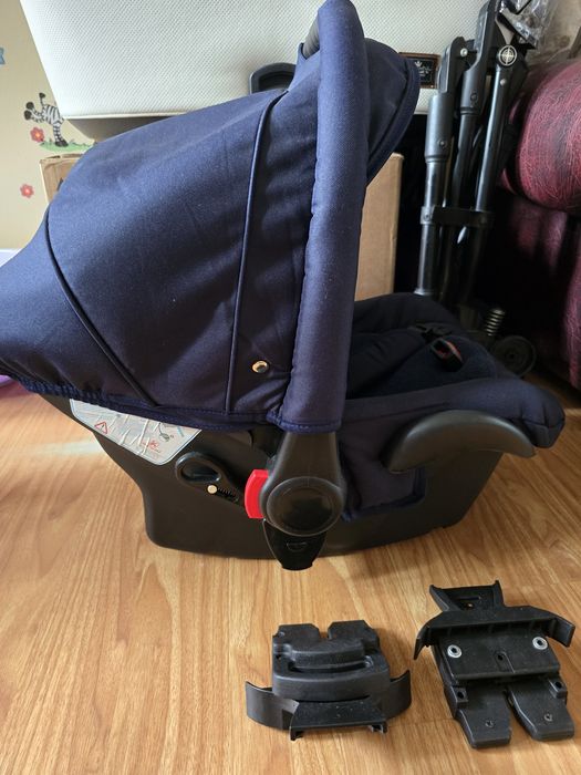 Продам універсальну дитячу коляску Adamex Barcelona 3 в 1.