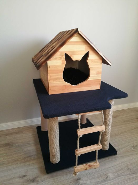 Domek dla kota z drapakiem