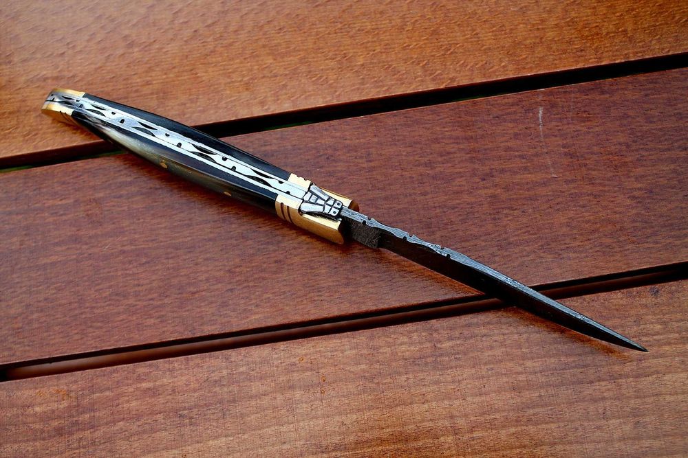 Нож складной дамаск. В чехле