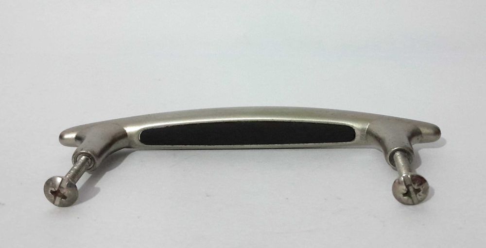 Conjunto de 5 puxadores para móveis em inox (usados)