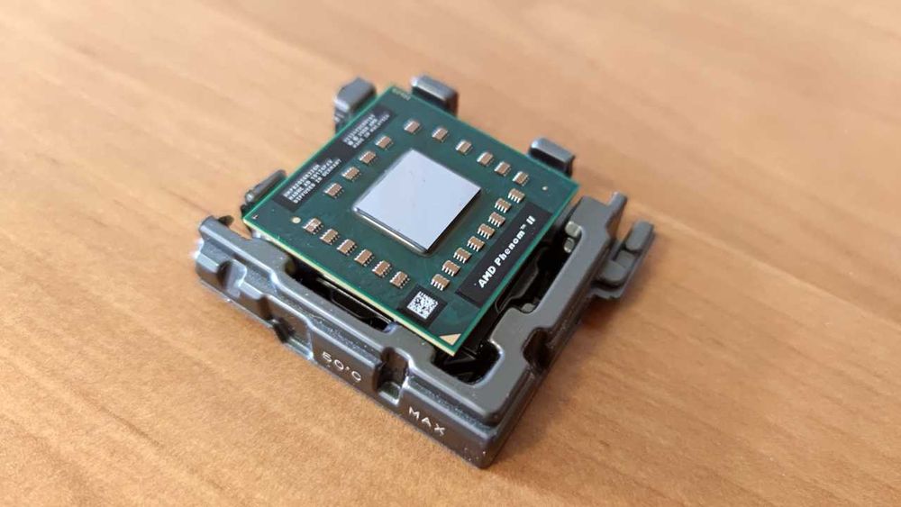 Процесор AMD Phenom II X3 P820 AMD