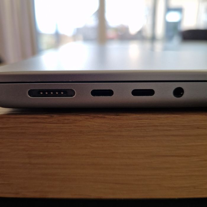 MacBook Pro M1 Pro, 14 cali , 32GB RAM. Stan idealny!