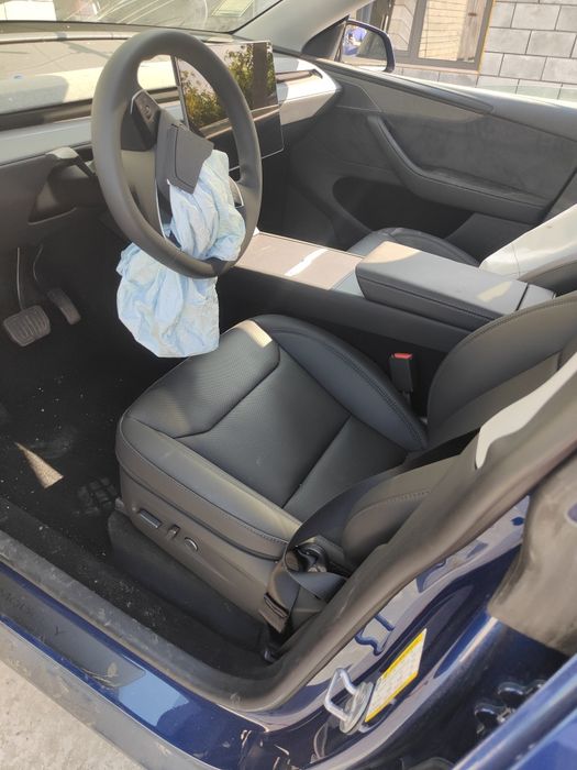 Пластик салону Tesla Model Y Juniper 2025-2026