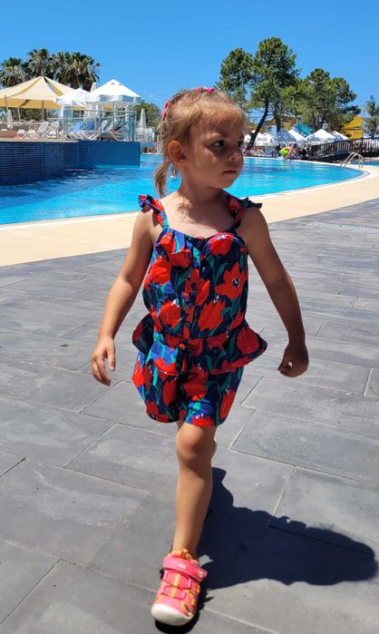 Letni kombinezon na ramiączkach, czerwone kwiaty, Next, 98