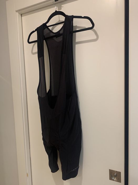 calções justos com alças