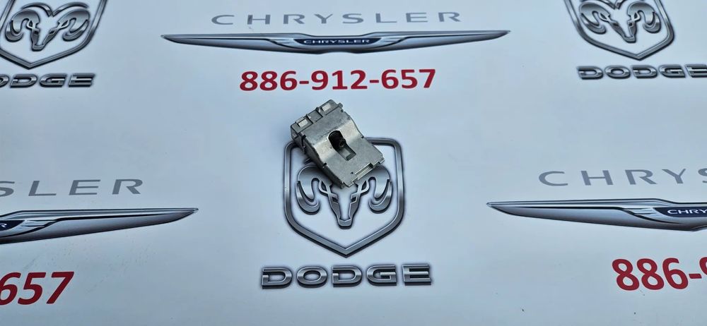 Dodge Durango III LIFT 2014-  Kamera szyby czołowej Kamera lusterka wstecznego  68321607AD