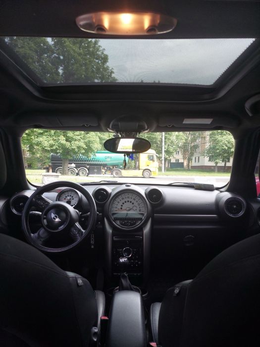 Mini Cooper 2011 рік